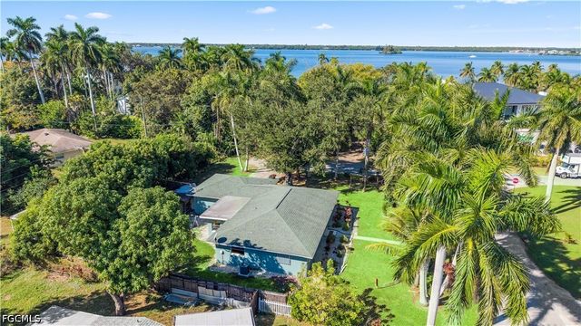 50 Palm Tree TER, Fort Myers, FL 33905