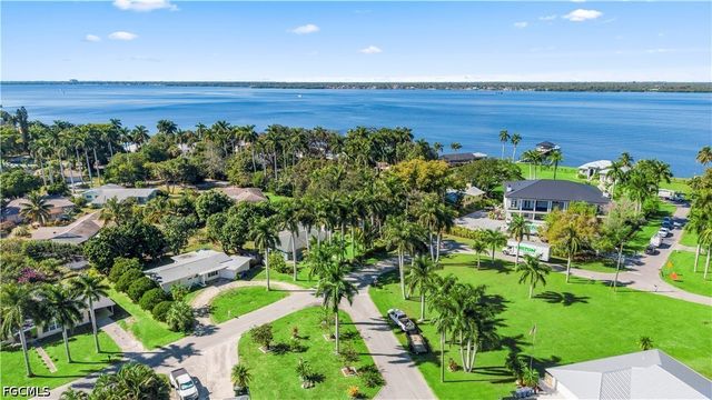 50 Palm Tree TER, Fort Myers, FL 33905