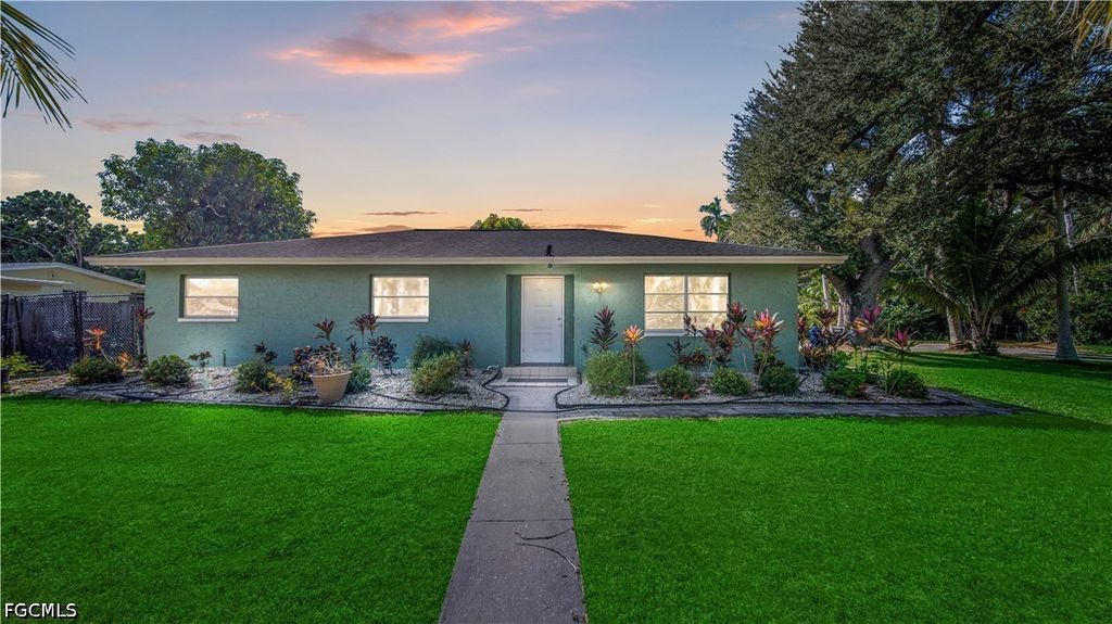 50 Palm Tree TER, Fort Myers, FL 33905