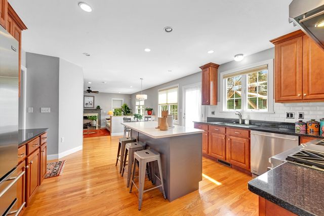 11 Rockland Avenue, Arlington, MA 02474