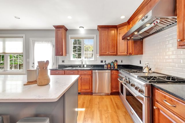 11 Rockland Avenue, Arlington, MA 02474