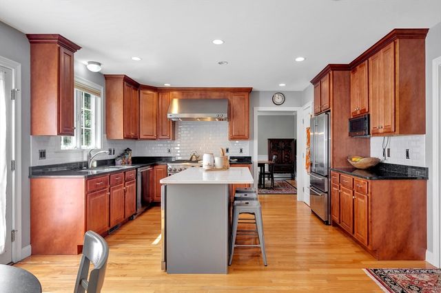 11 Rockland Avenue, Arlington, MA 02474