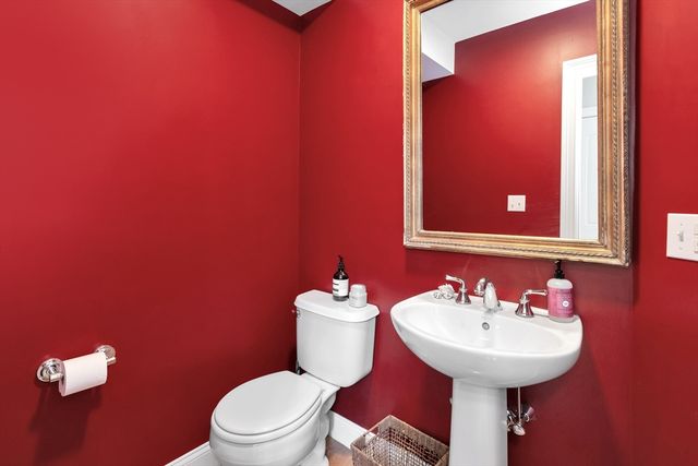 11 Rockland Avenue, Arlington, MA 02474