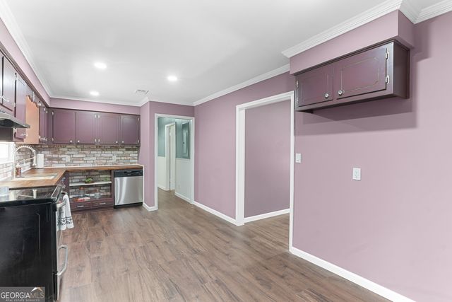 910 Perry Drive, Macon, GA 31217