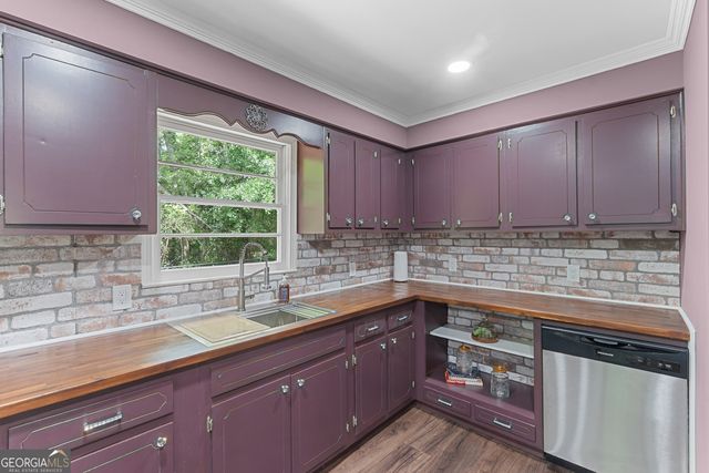 910 Perry Drive, Macon, GA 31217