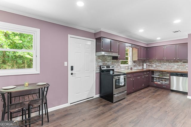 910 Perry Drive, Macon, GA 31217