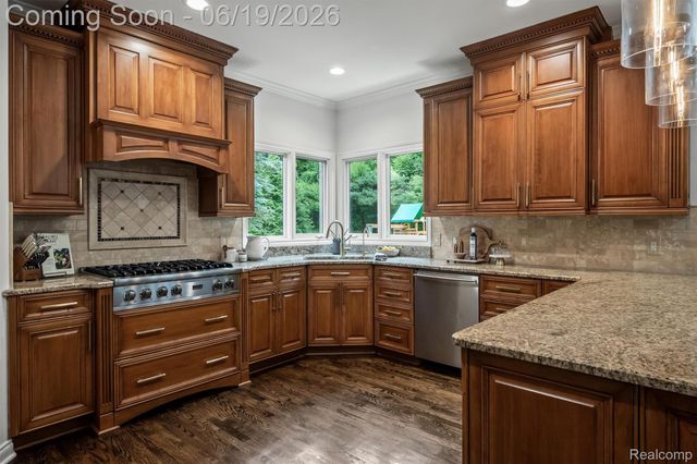 2609 Pebble Beach Drive, Oakland Charter Township, MI 48363