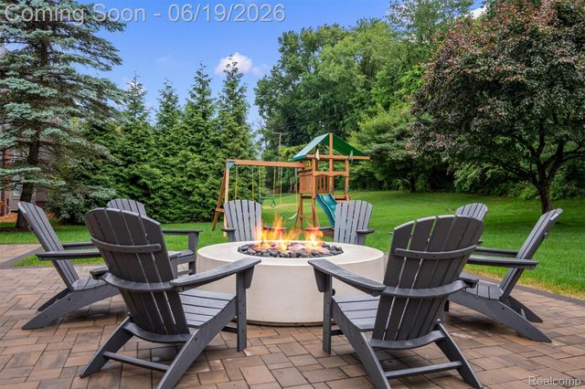 2609 Pebble Beach Drive, Oakland Charter Township, MI 48363