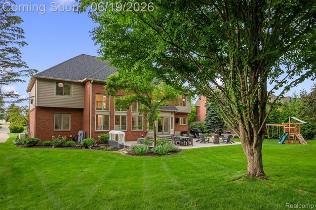 2609 Pebble Beach Drive, Oakland Charter Township, MI 48363