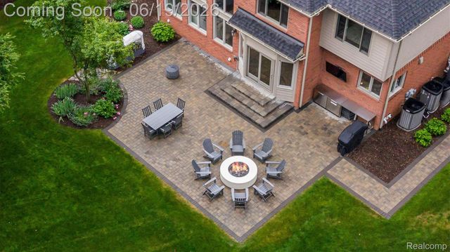 2609 Pebble Beach Drive, Oakland Charter Township, MI 48363