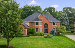 2609 Pebble Beach Drive, Oakland Charter Township, MI 48363