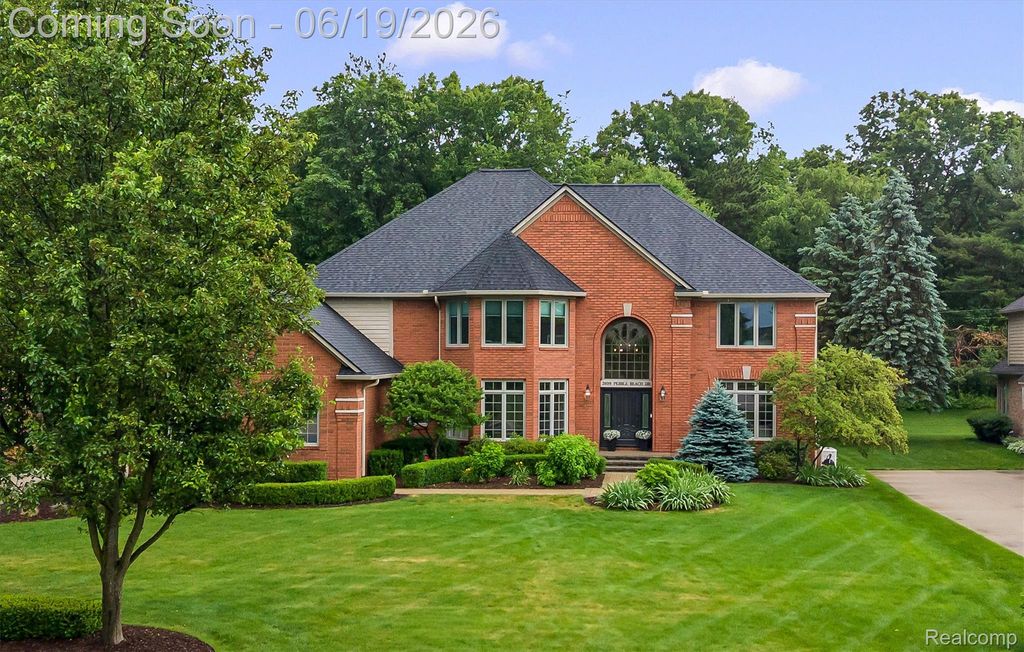 2609 Pebble Beach Drive, Oakland Charter Township, MI 48363