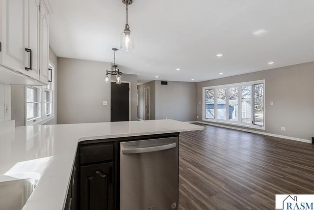 1458 Lookout Drive, North Mankato, MN 56003