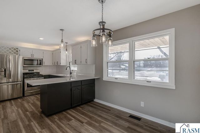 1458 Lookout Drive, North Mankato, MN 56003