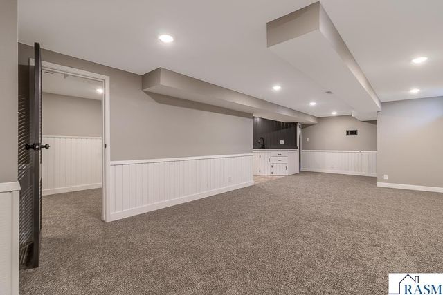 1458 Lookout Drive, North Mankato, MN 56003