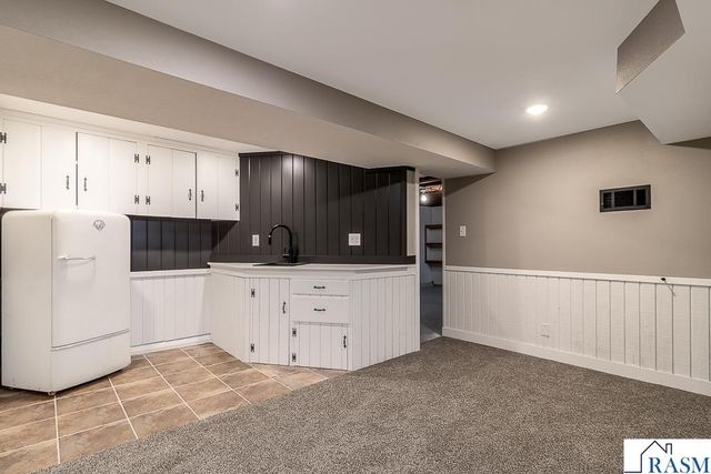 1458 Lookout Drive, North Mankato, MN 56003