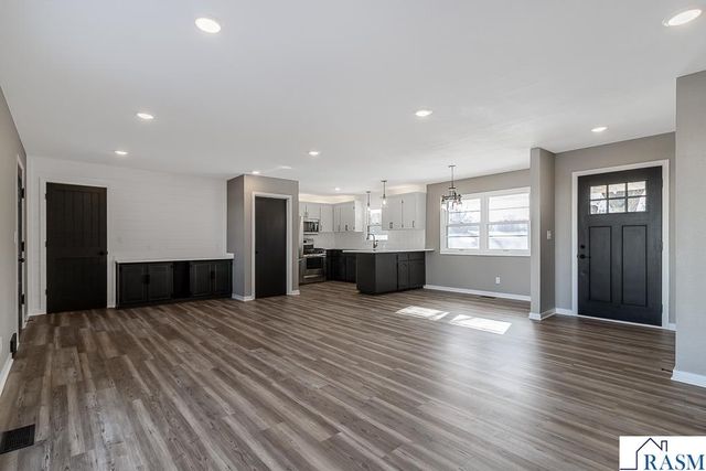 1458 Lookout Drive, North Mankato, MN 56003