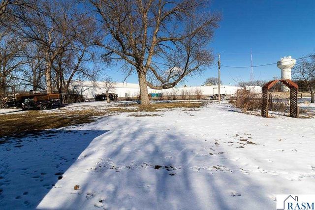 1458 Lookout Drive, North Mankato, MN 56003