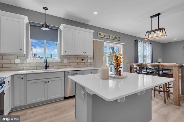 16 MINNOW, Barnegat, NJ 08005