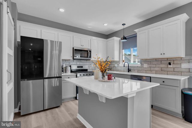 16 MINNOW, Barnegat, NJ 08005