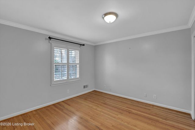 6108 Rodes Dr, Northfield, KY 40222