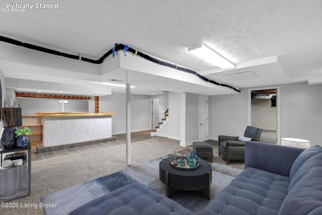 6108 Rodes Dr, Northfield, KY 40222