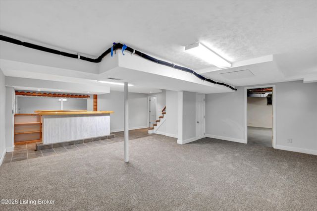 6108 Rodes Dr, Northfield, KY 40222