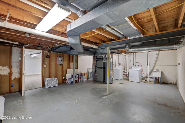 6108 Rodes Dr, Northfield, KY 40222