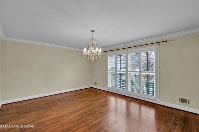 6108 Rodes Dr, Northfield, KY 40222