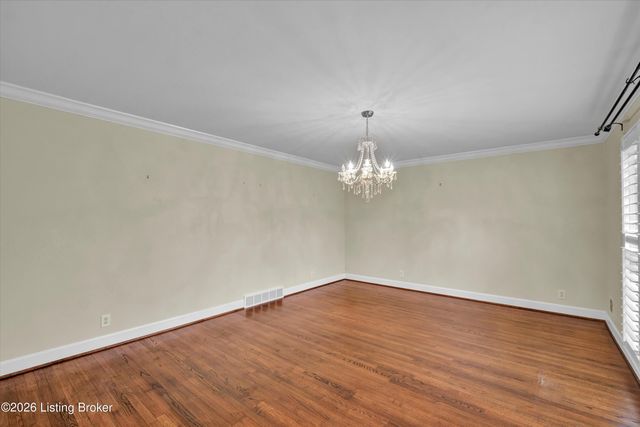 6108 Rodes Dr, Northfield, KY 40222