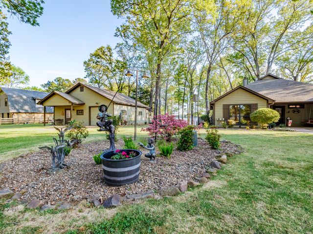130 Private Road 5884, Yantis, TX 75497