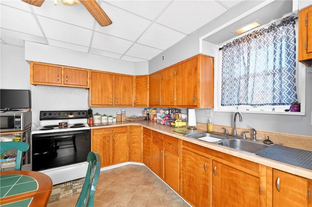 318 Juniper St, Versailles Boro, PA 15132