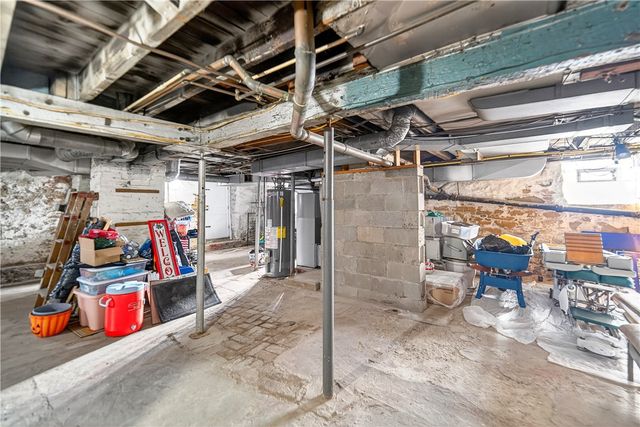 318 Juniper St, Versailles Boro, PA 15132