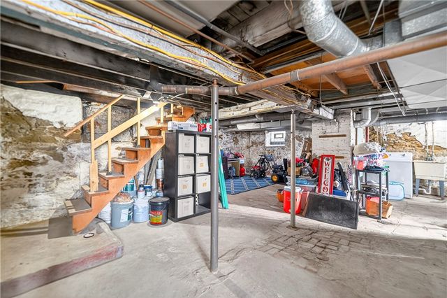 318 Juniper St, Versailles Boro, PA 15132