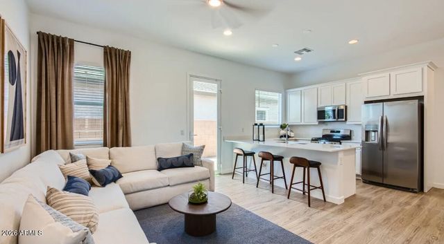 7990 W ROWEL Road, Peoria, AZ 85383