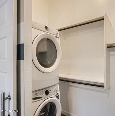 7990 W ROWEL Road, Peoria, AZ 85383