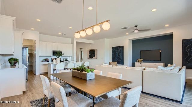 7990 W ROWEL Road, Peoria, AZ 85383