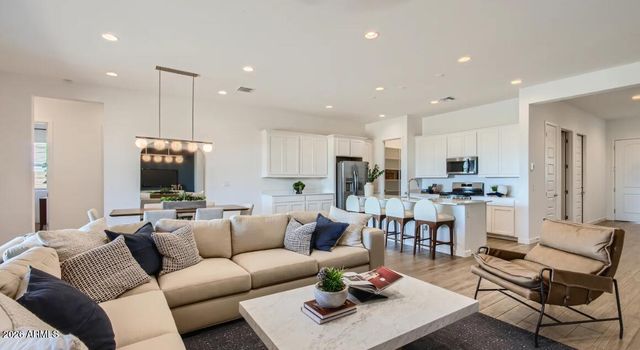 7990 W ROWEL Road, Peoria, AZ 85383