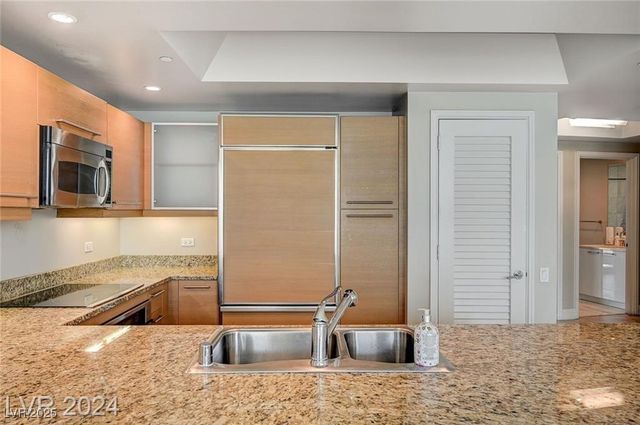 222 Karen Avenue 2101, Las Vegas, NV 89109