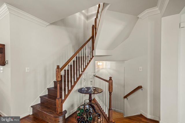 103 REES PL, Falls Church, VA 22046