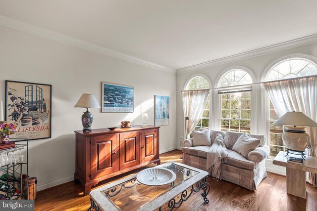 103 REES PL, Falls Church, VA 22046