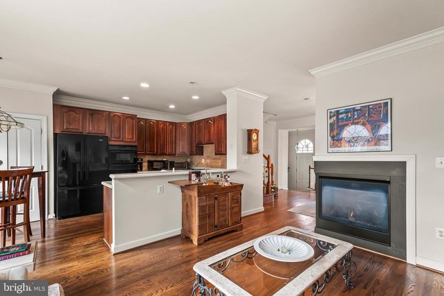 103 REES PL, Falls Church, VA 22046