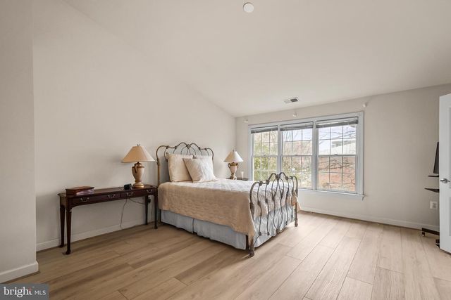 103 REES PL, Falls Church, VA 22046