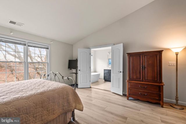 103 REES PL, Falls Church, VA 22046