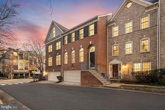 103 REES PL, Falls Church, VA 22046