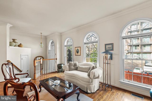 103 REES PL, Falls Church, VA 22046