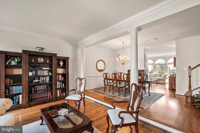 103 REES PL, Falls Church, VA 22046