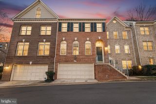 103 REES PL, Falls Church, VA 22046