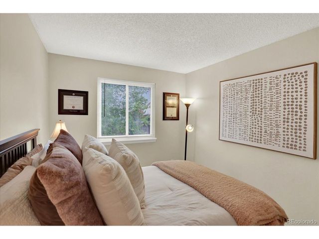 9689 Townsville Cir, Highlands Ranch, CO 80130