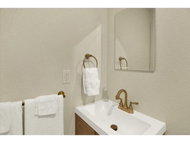 9689 Townsville Cir, Highlands Ranch, CO 80130